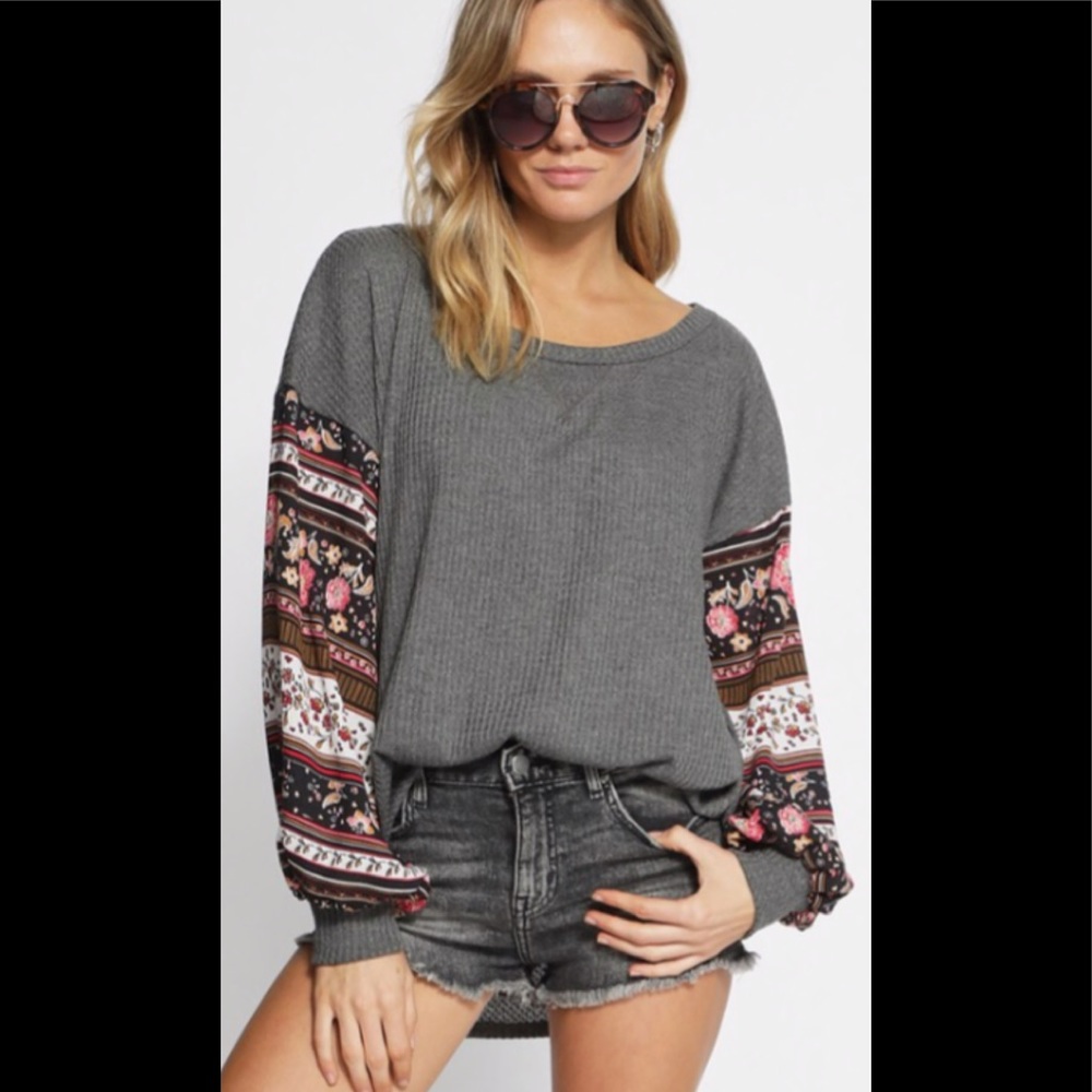KNIT TOP WITH BOHO PRINT SLEEVES